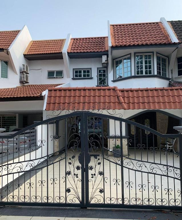 Mycasa Homestay -Muslim Guest Only Vacation rental in Subang Jaya