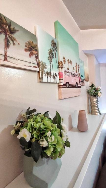 Modern Chic Staycation with Netflix & Wi-fi Apartment in Pasig