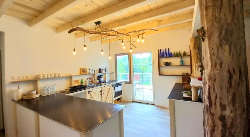 Home of arts and creation, Erdei alkotó studio Vacation rental in Slovakia