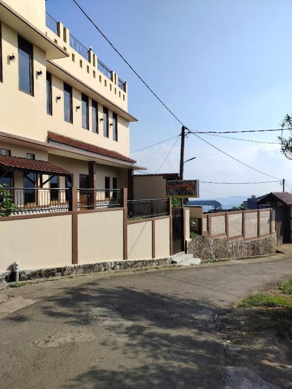 Qions Villa Resort Lembang Hotel in Lembang