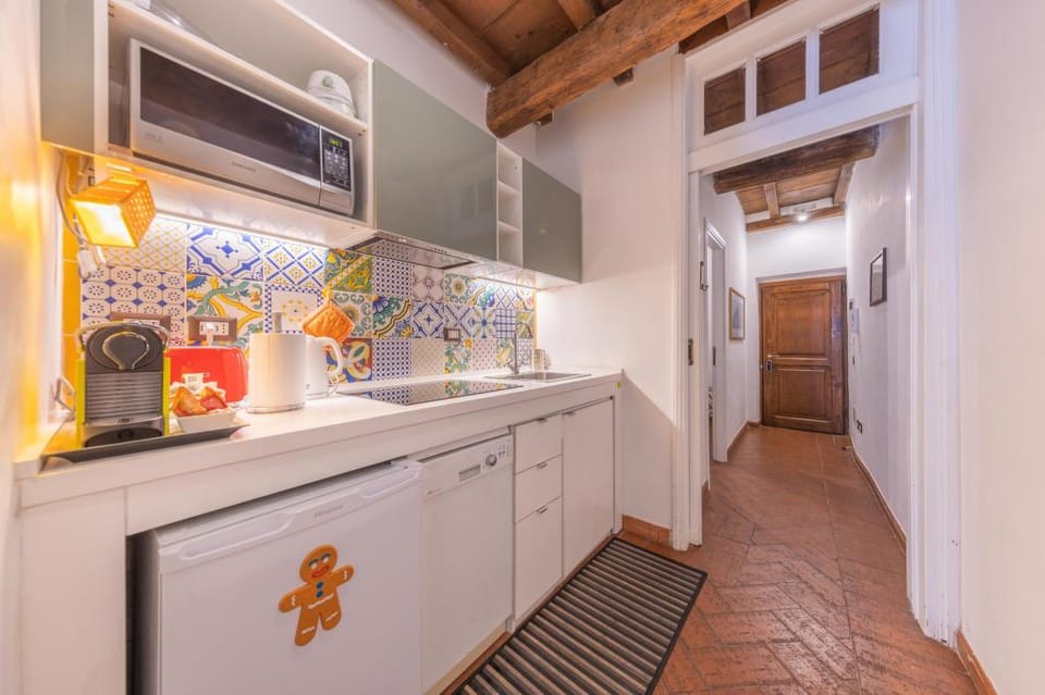 Charming 1br In Campo De Fiori Apartment in Rome
