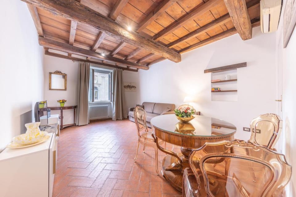 Charming 1br In Campo De Fiori Apartment in Rome