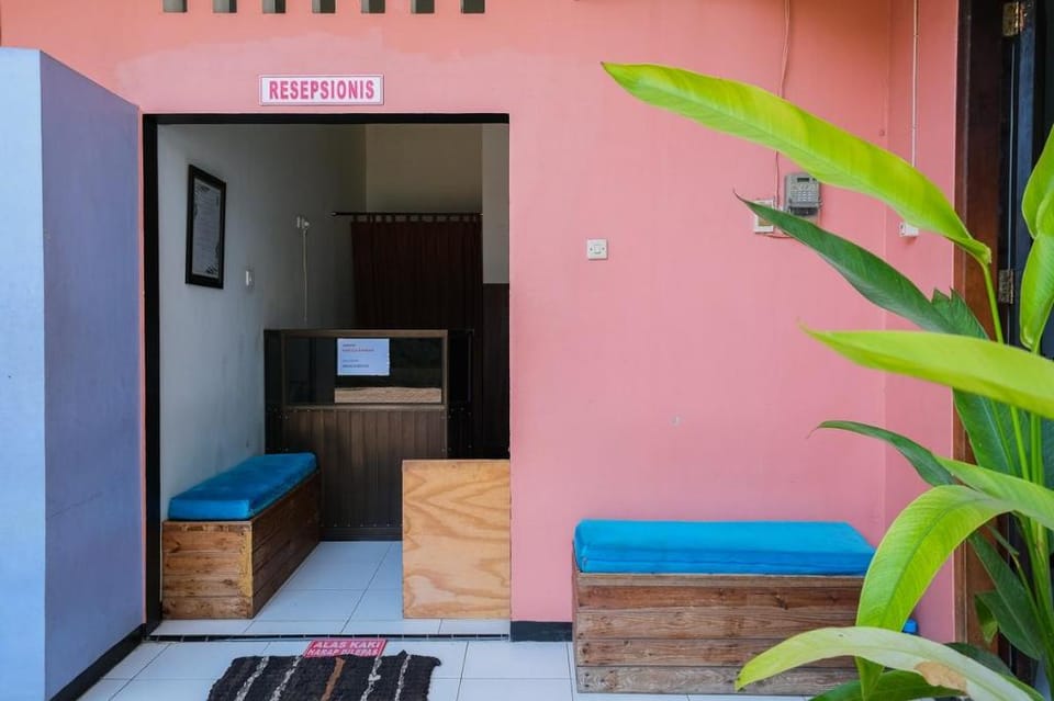 RedDoorz Syariah near RSUD Tuban Hotel in East Java