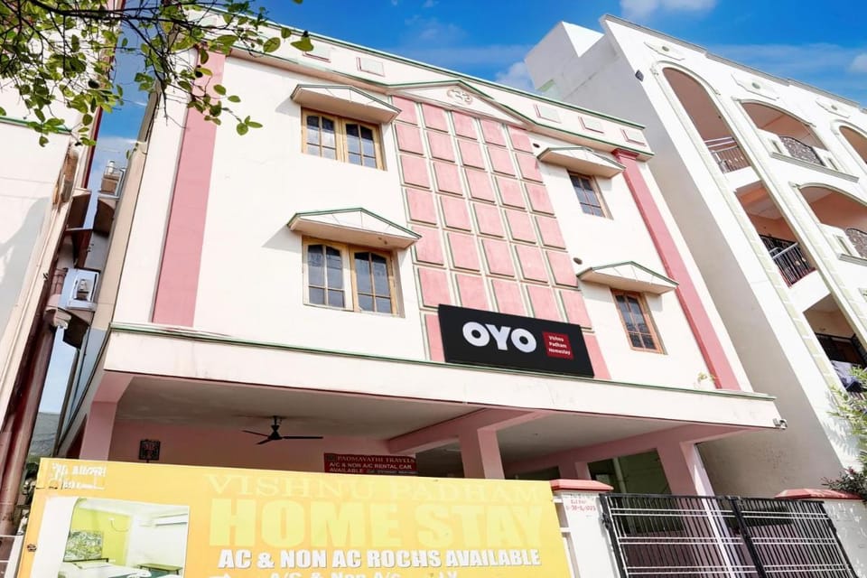 Hotel O Vishnu Padham Homestay Hotel in Tirupati