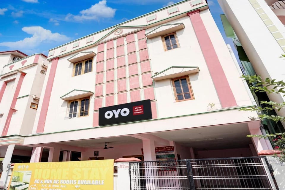 Hotel O Vishnu Padham Homestay Hotel in Tirupati