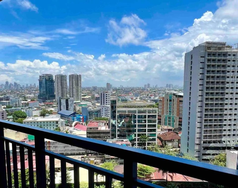 Zen Homestay in Makati CBD Apartment in Makati