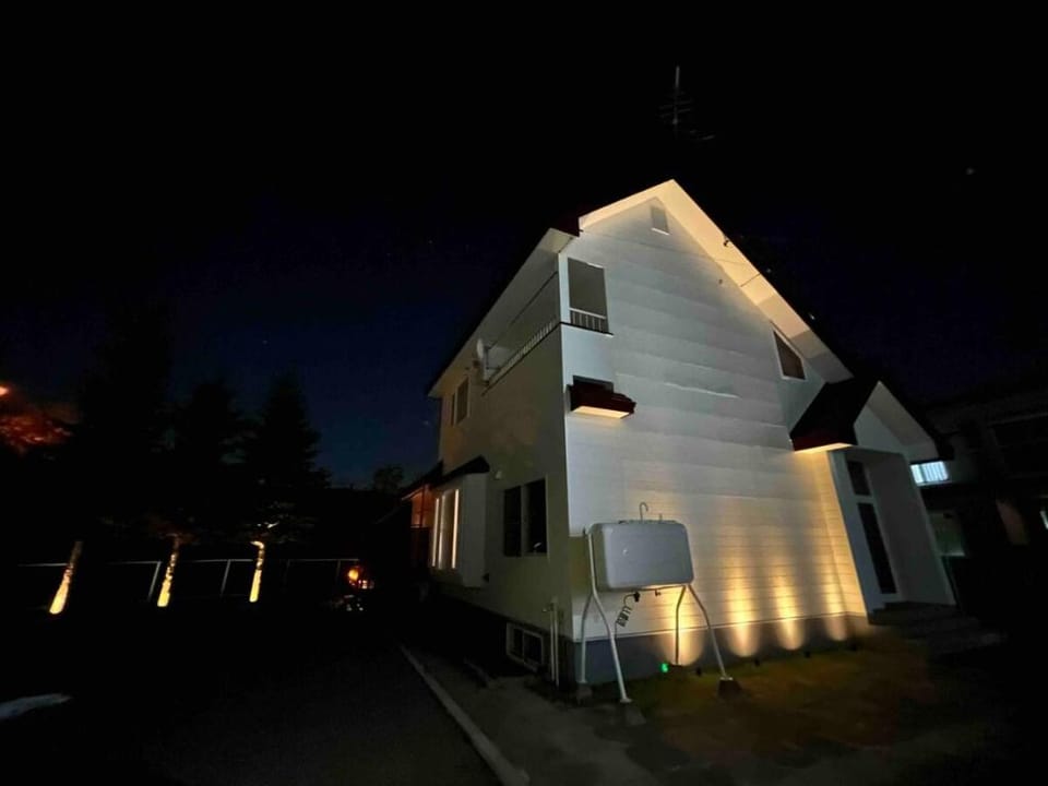 10 minutes by car from Obihiro Station, Slow and Luxurious Time by the Riverside/Bedroom 2/Twin Vacation rental in Hokkaido Prefecture