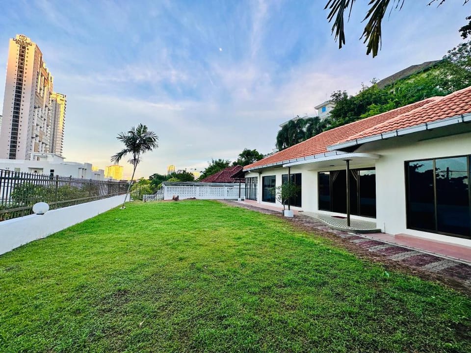 New Antique Villa for 14 pax@Nearby Beach  Villa in Tanjung Bungah
