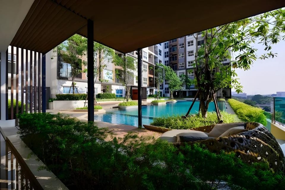 Lost cowboy rooftop Apartment in Bangkok