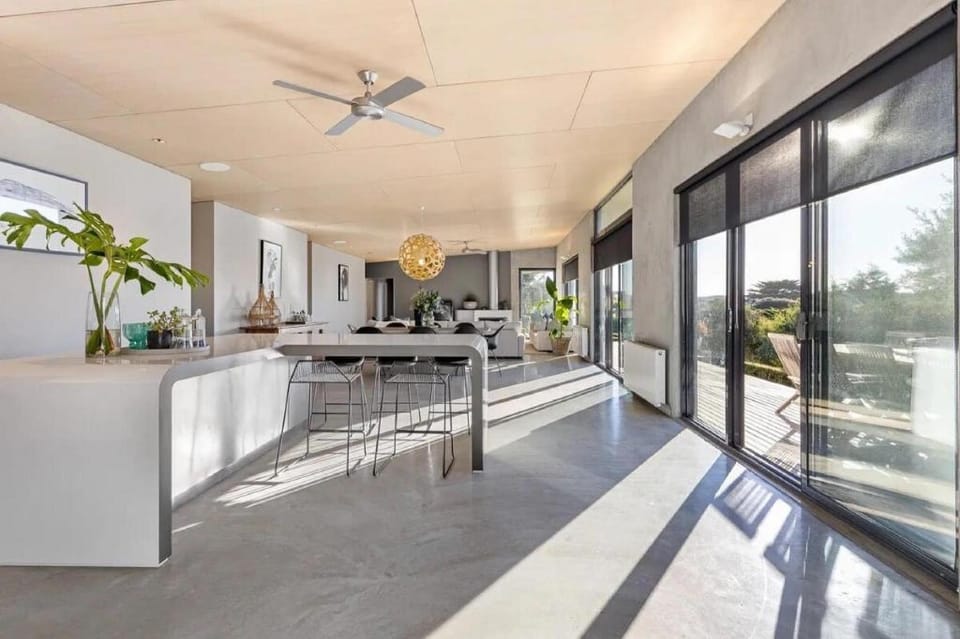 Luxury Portsea Sanctuary   Gas Heat Pool   Gardens Apartment in Portsea
