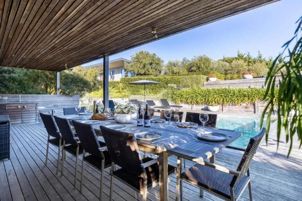 Luxury Portsea Sanctuary   Gas Heat Pool   Gardens Apartment in Portsea