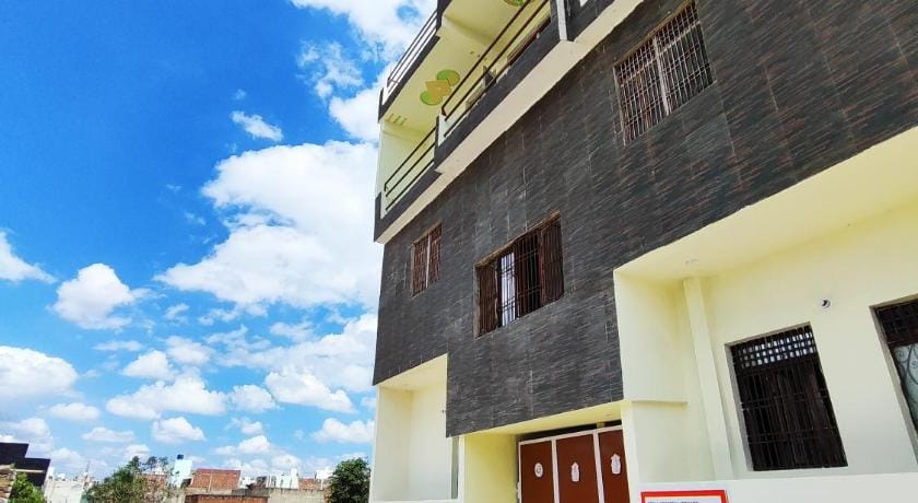 Sunrise Homestay Vacation rental in Agra