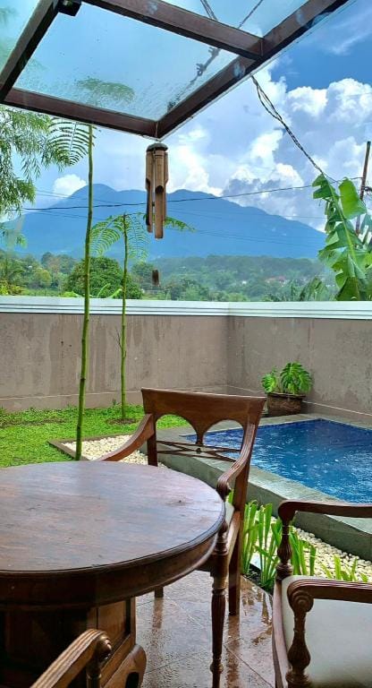 Villa andre Villa in Cisarua