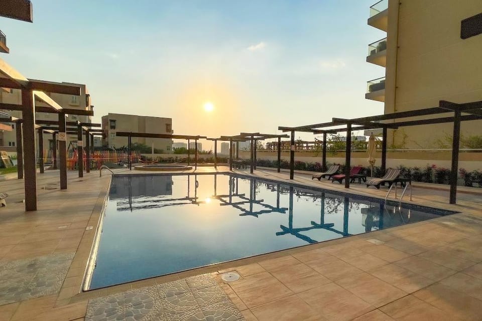 Elite LUX Holiday Homes - Spacious 1 BR Near Metro Station in Al Furjan, Dubai Apartment in Dubai