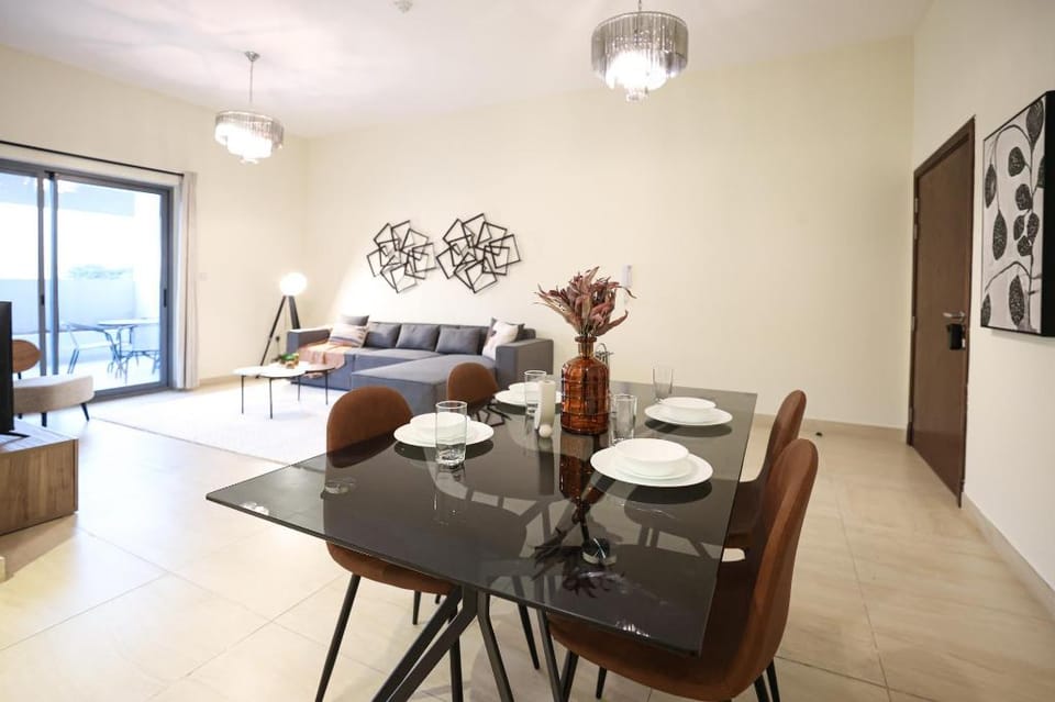 Elite LUX Holiday Homes - Spacious 1 BR Near Metro Station in Al Furjan, Dubai Apartment in Dubai