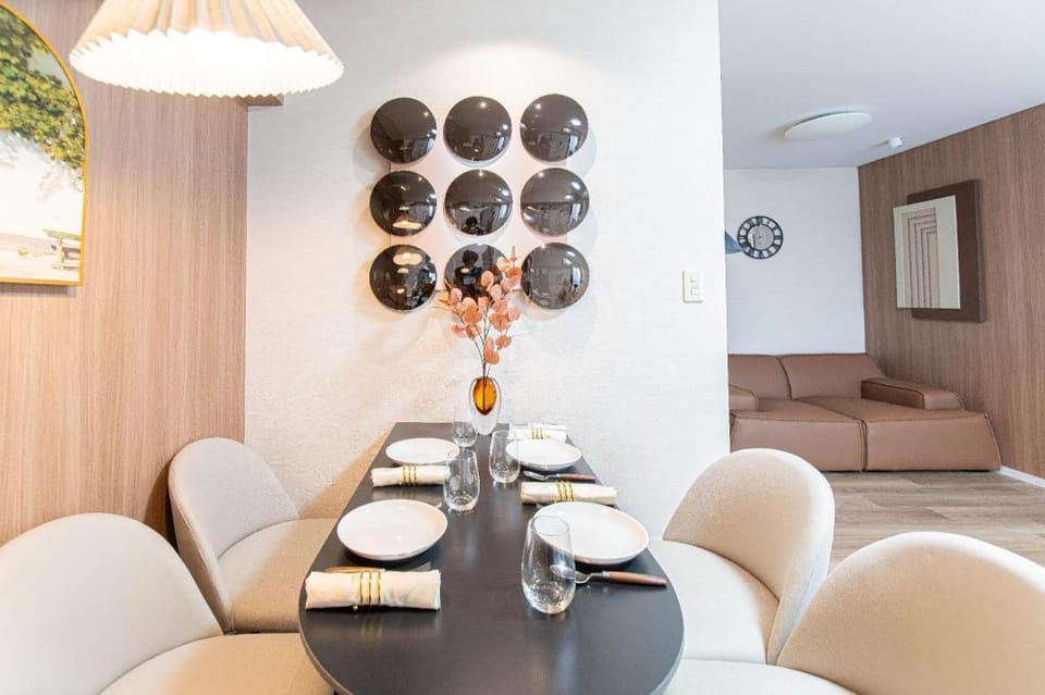 Near Shinjuku Newly Renovated Suite 3 Bedrooms 2 Living Rooms, Shinjuku 2 Stations, Max 8p, 3rooms Apartment in Shinjuku