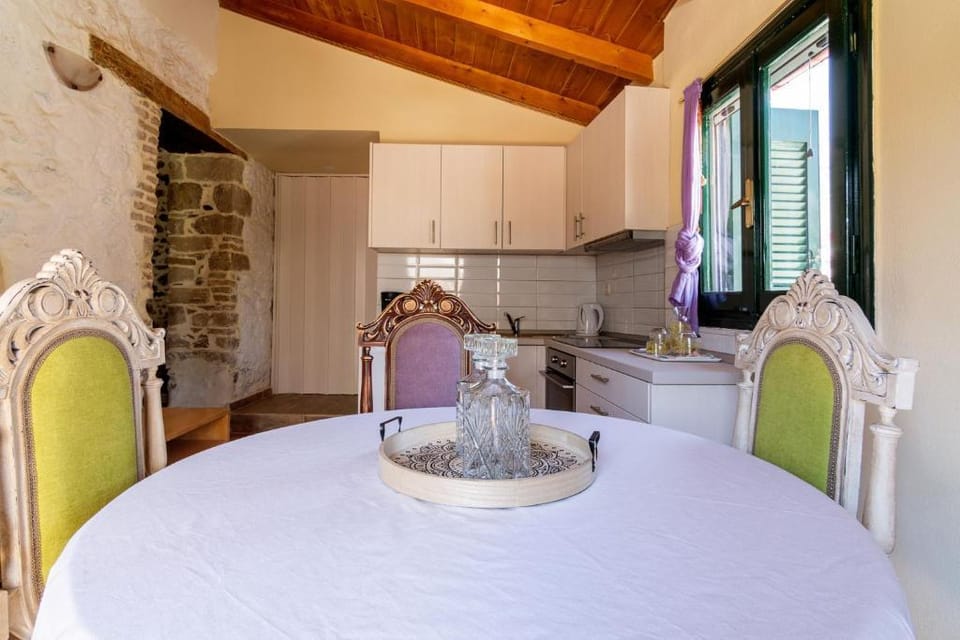 Zaros Philoksenia-Dionysus- Apartment in Crete