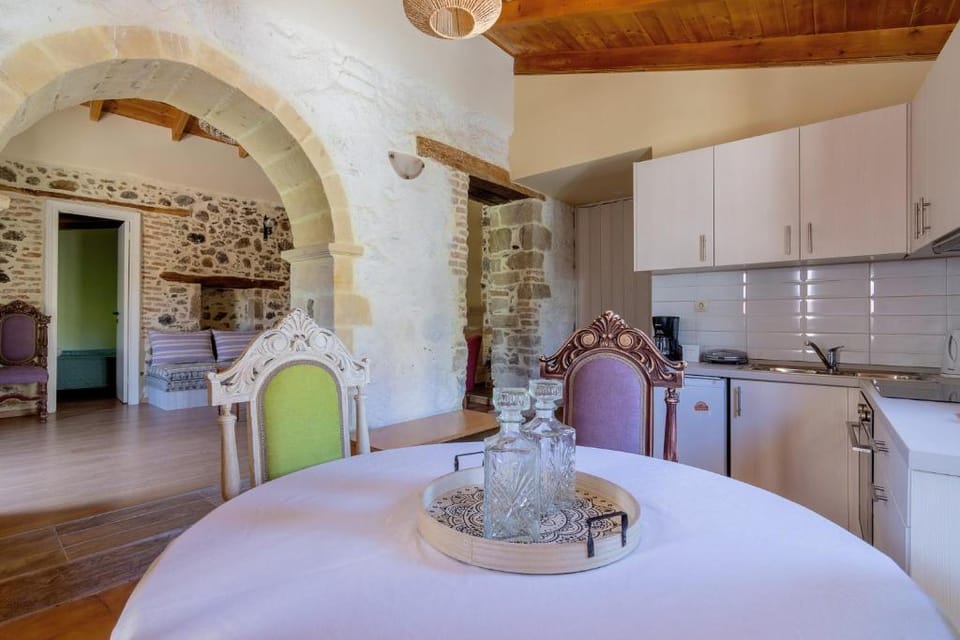 Zaros Philoksenia-Dionysus- Apartment in Crete
