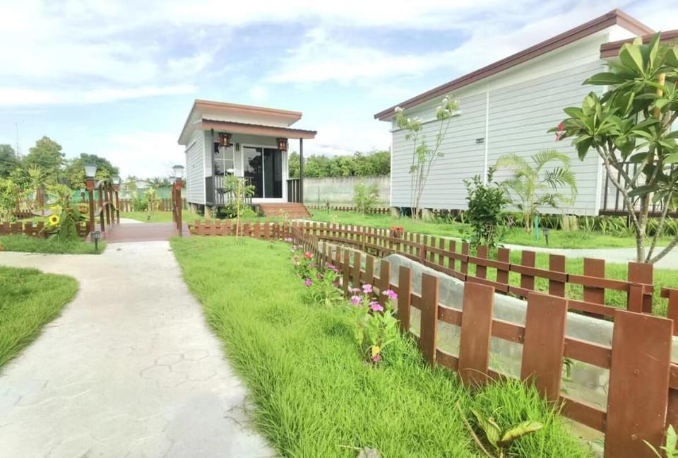 Love in Kan Lotus（莲）ดอกบัว 双人间-露台园景房 Vacation rental in Thailand