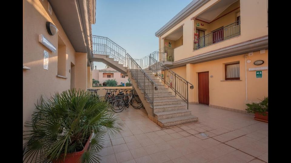 Stylish Residence Le Fontane 1 Bedroom sleeps 2 num0754 Apartment in Sardinia