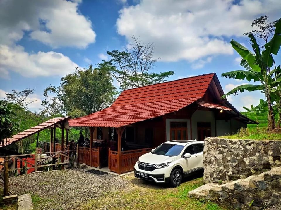 Villa DolanoKene - Karangpandan Villa in Indonesia