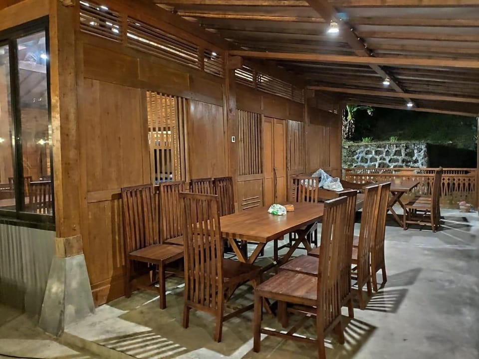 Villa DolanoKene - Karangpandan Villa in Indonesia
