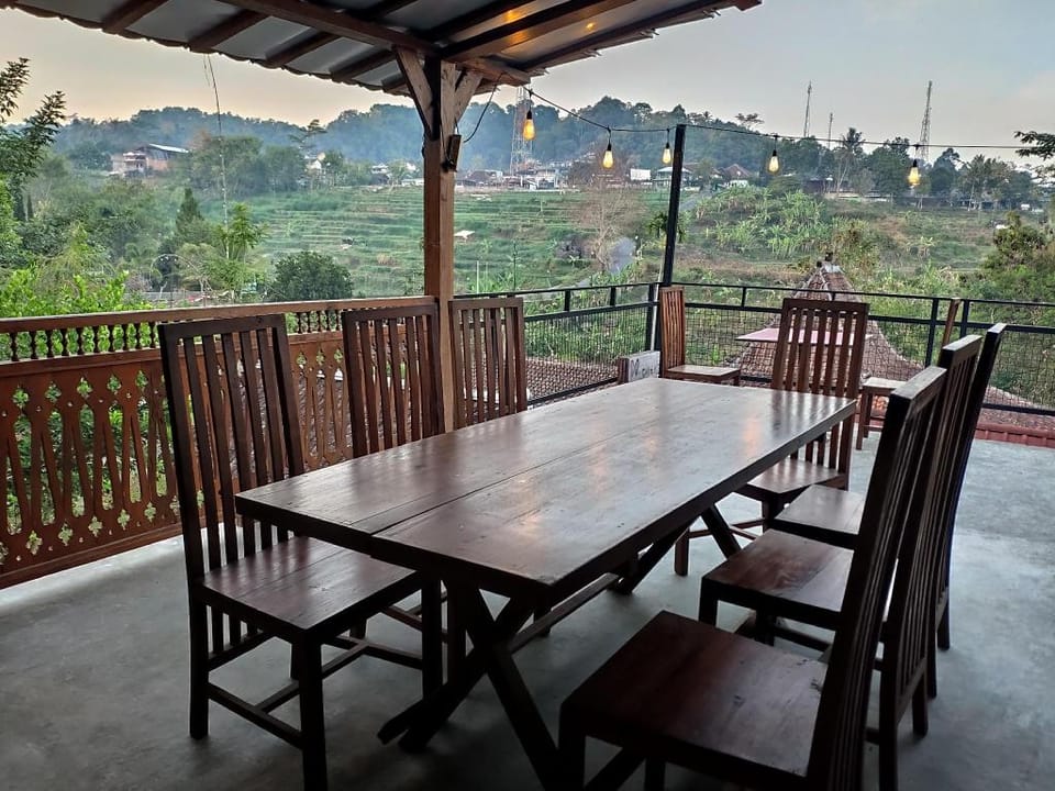 Villa DolanoKene - Karangpandan Villa in Indonesia
