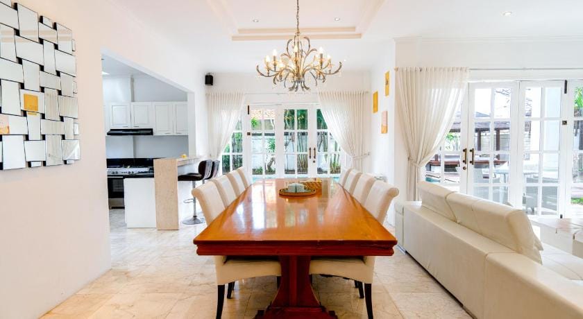 Kencana Villa Seminyak Hotel in North Kuta
