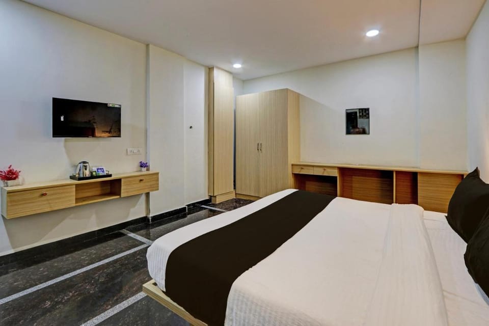 Hotel O Living Tree Suites Hotel in Hyderabad