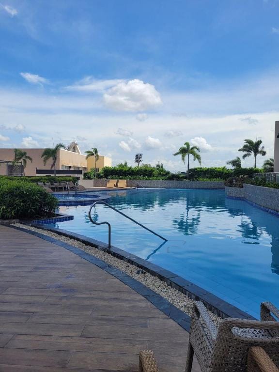 Urban getaway in Circulo Verde 1-BR with balcony Apartment in Quezon City
