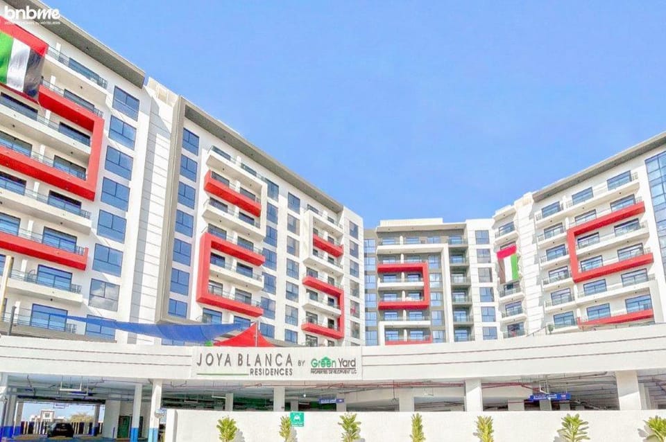bnbmehomes | Chic Studio w/ A + Amenities- 314 Apartment in Dubai