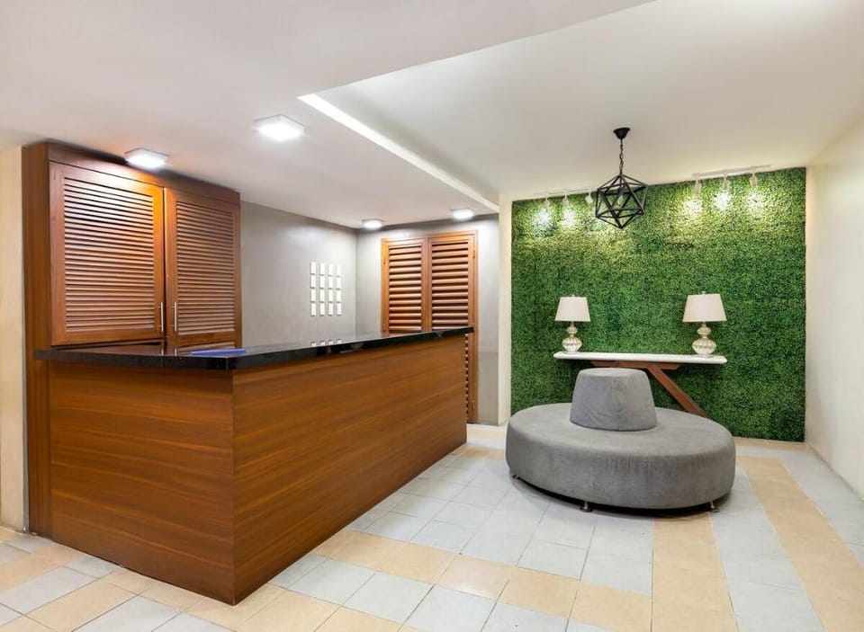 Cozy 2BR w/ Free Pool Access and Free Parking N224 Vacation rental in Pasig