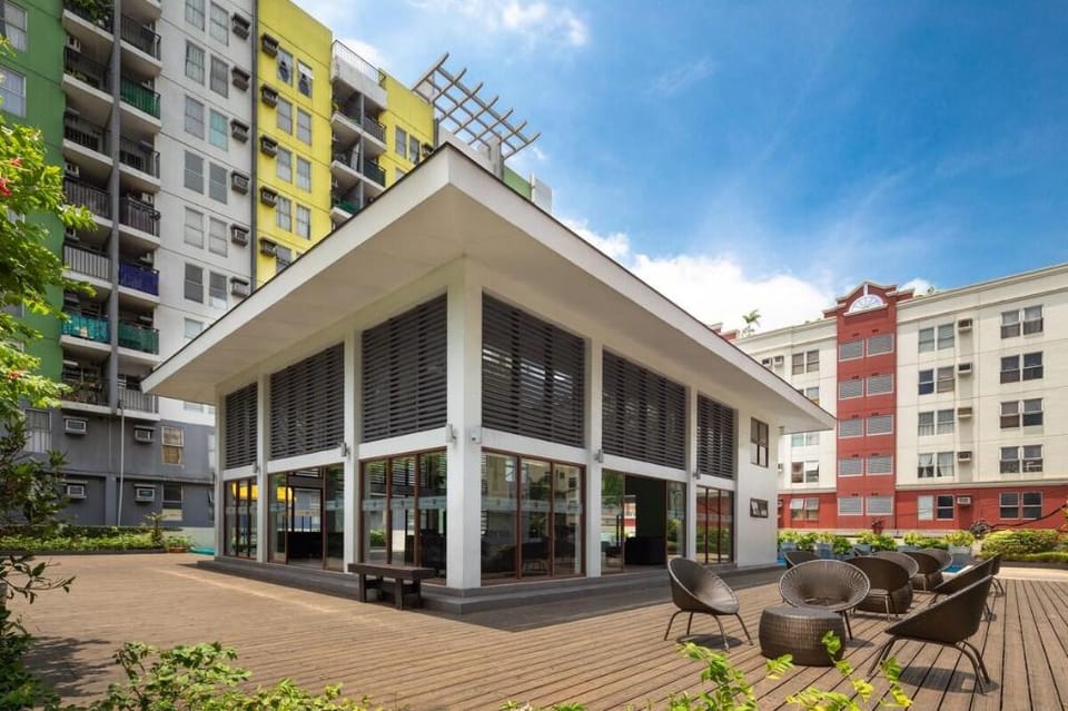 Cozy 2BR w/ Free Pool Access and Free Parking N224 Vacation rental in Pasig