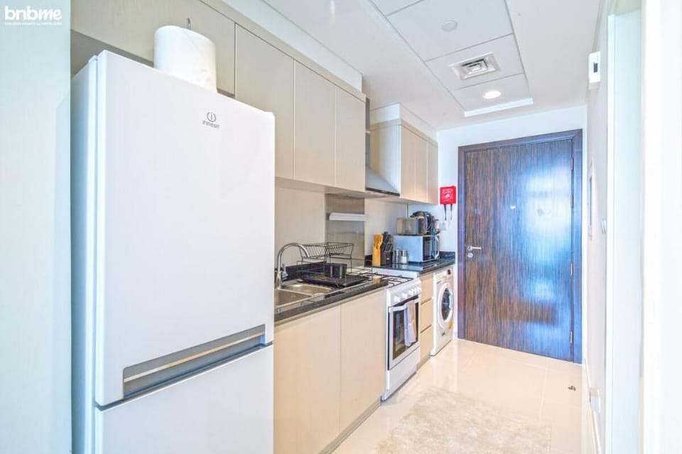 bnbmehomes Chic Studio in Damac Hills-2807 Apartment in Dubai