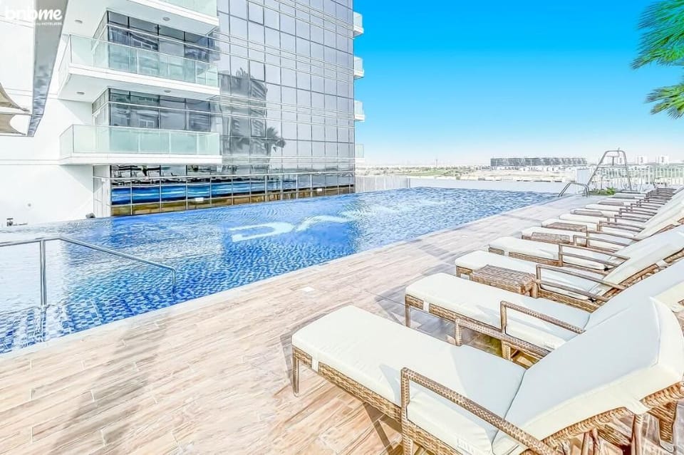 bnbmehomes Chic Studio in Damac Hills-2807 Apartment in Dubai