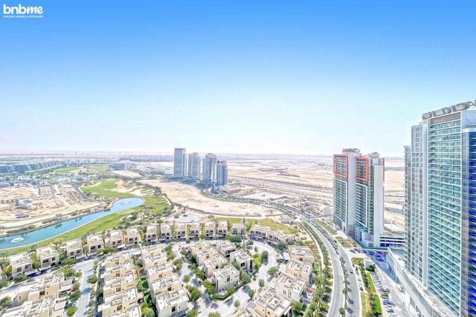 bnbmehomes Chic Studio in Damac Hills-2807 Apartment in Dubai