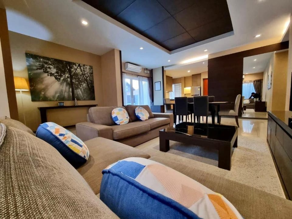 DV-1570 Villa in Pattaya City