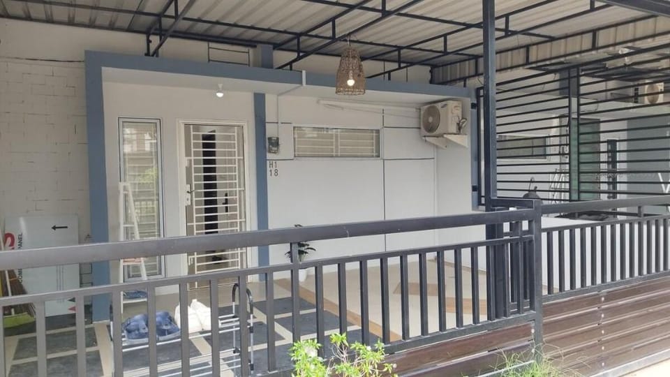 Family Friendly Homestay for Groups Vacation rental in Riau Islands, Indonesia