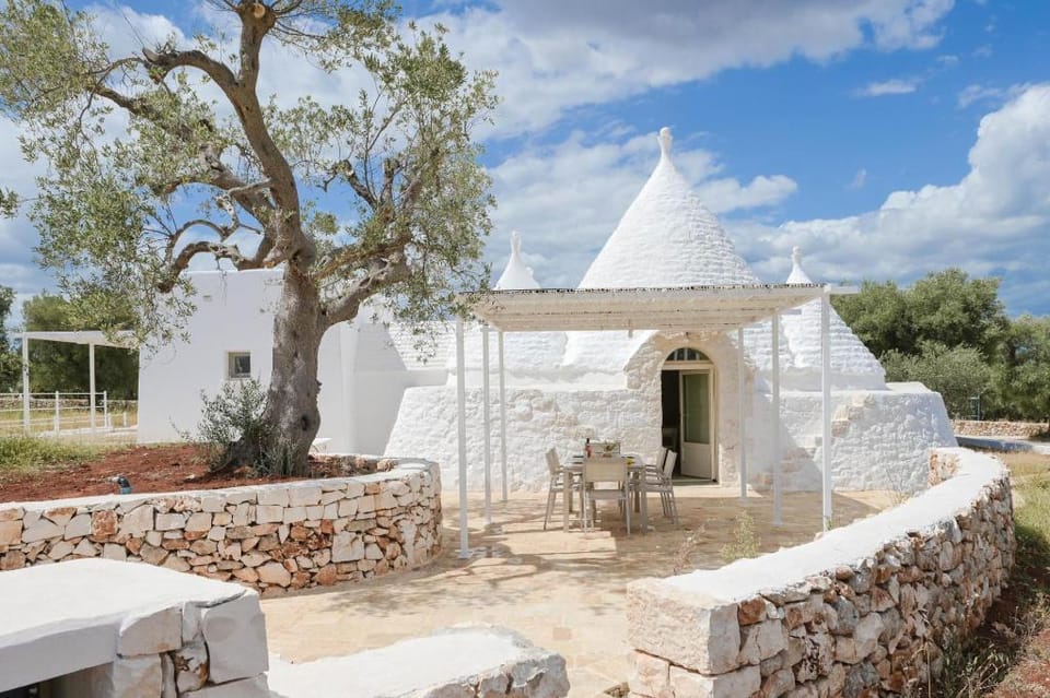 Trullo White Dream in Ostuni Apartment in Province of Taranto