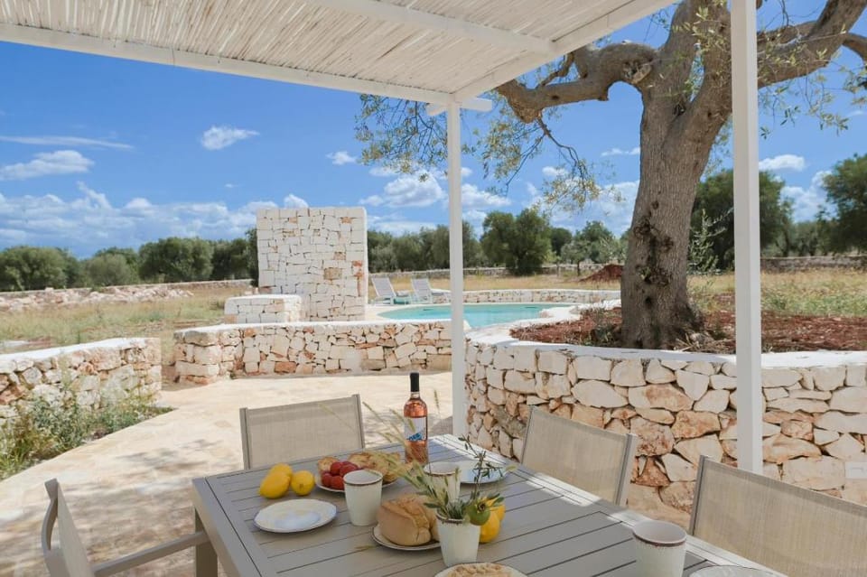 Trullo White Dream in Ostuni Apartment in Province of Taranto