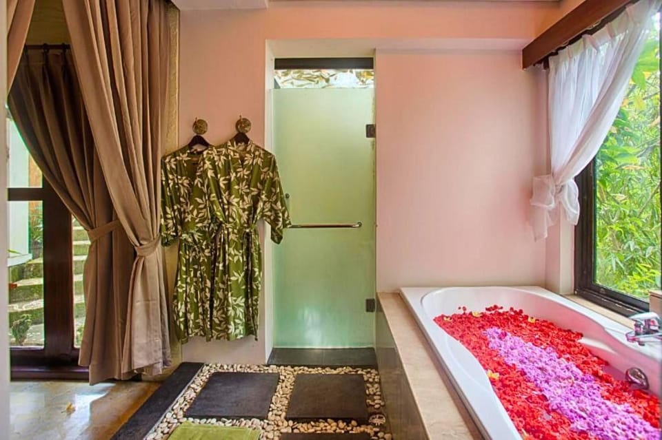 Romantic 1 BR Villa with Private Pool JU34A Villa in Tampaksiring