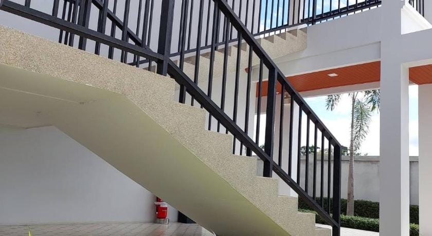 Far Beach House Cha Am Hotel in Thailand