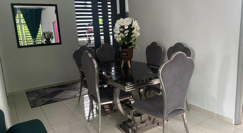 Creatills luxury homestay Kulim & hi-tech  Vacation rental in Kedah