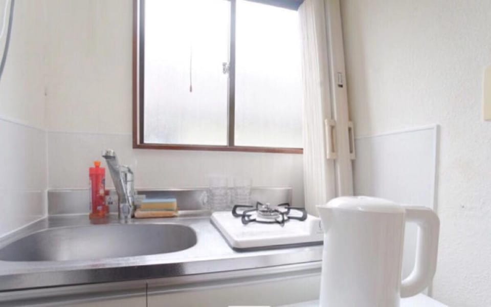 Free Wi-Fi, 6 minutes by train to Shinjuku Station, 7 minutes walk from Koenji Station Apartment in Japan