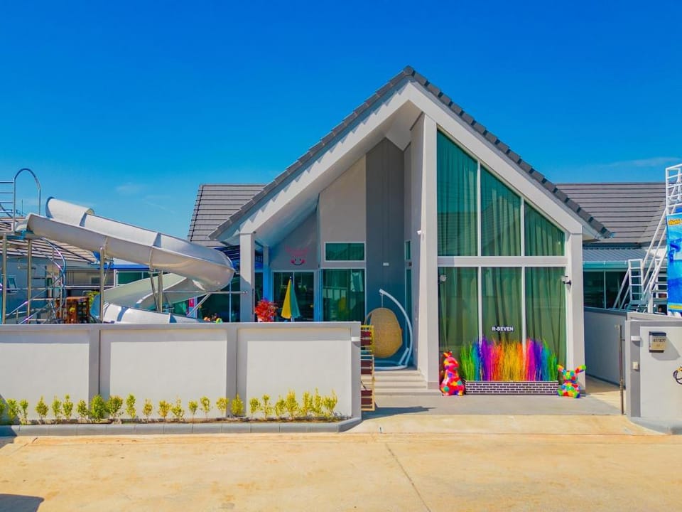 R-SEVEN Poolvilla2 Private Villa Hua Hin / Cha-am Villa in Thailand