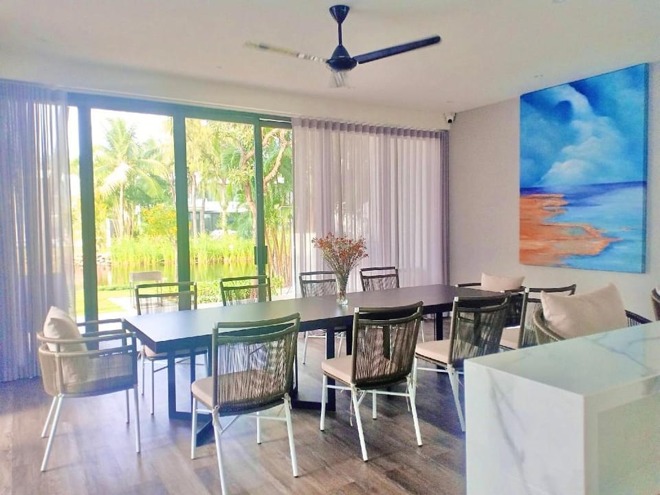 Villahomestay 18 Sanctuary Hồ Tràm Vũng Tàu  Villa in Ba Ria - Vung Tau