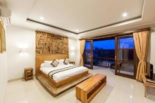 Cozy 3 BR Private Pool Villa Seminyak #NE Villa in North Kuta