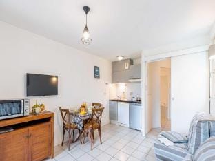 Beautiful apartment in Le Teich w/  Apartment in Biganos