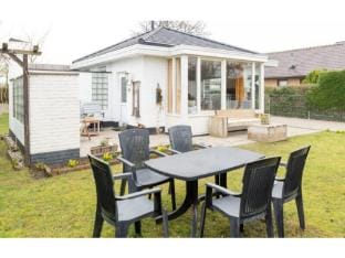 Tranquil holiday home near beach Vacation rental in Renesse