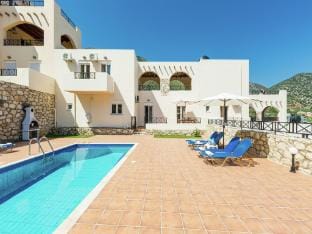 Villa on hillside, private pool, fantastic views to bay of Bali and mountains Villa in Crete